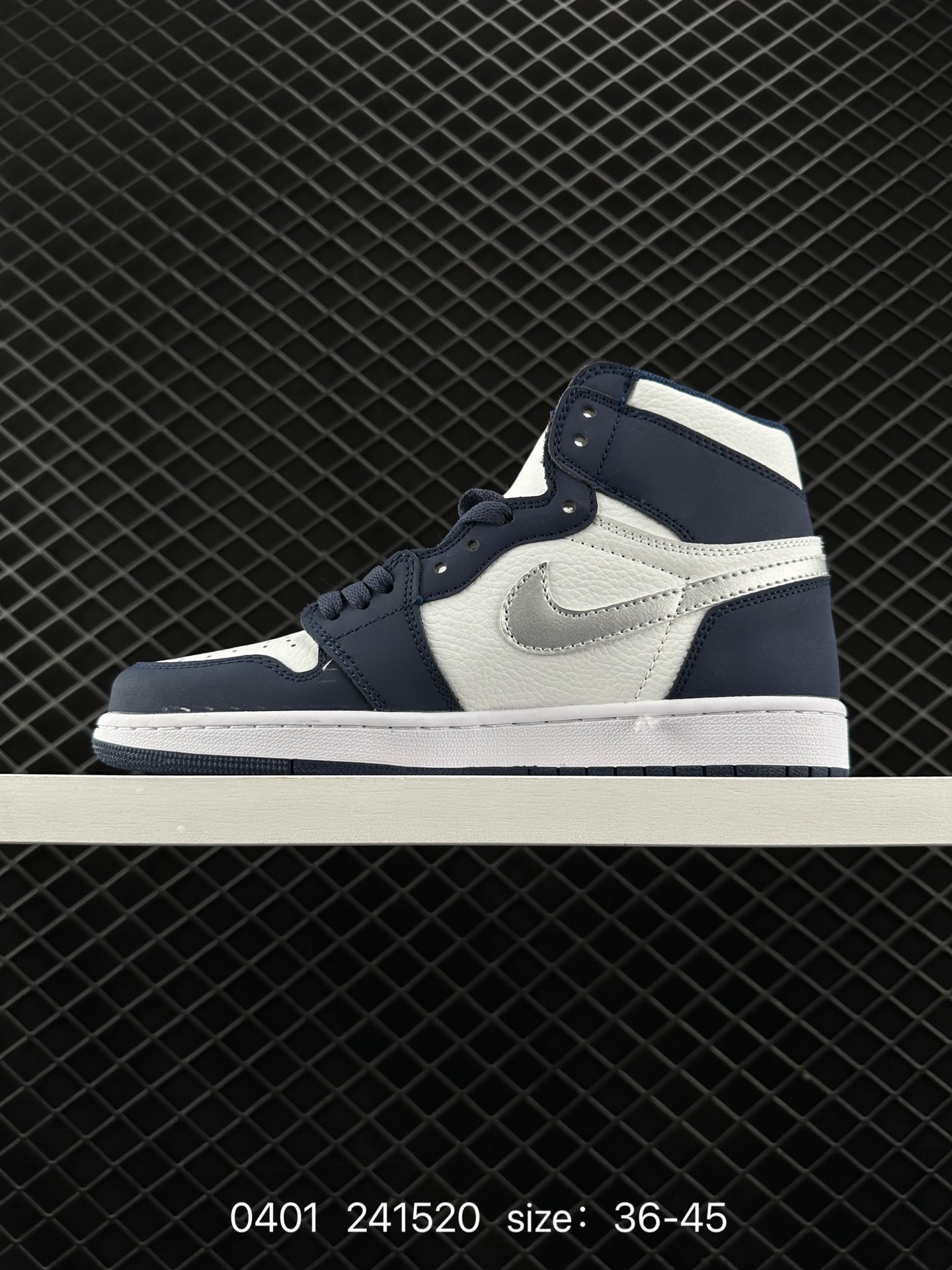 （NIKE）AIR JORDAN 1 MID